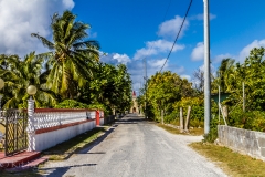 Main street Avatoru, Rangiroa