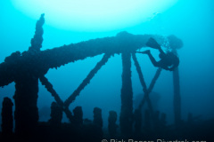 bracing arch on New York wreck