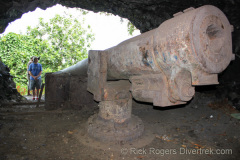 Artillery gun in the Tonotan Cave