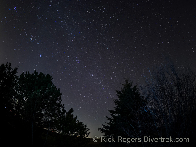 astrophotography of winter milky way.